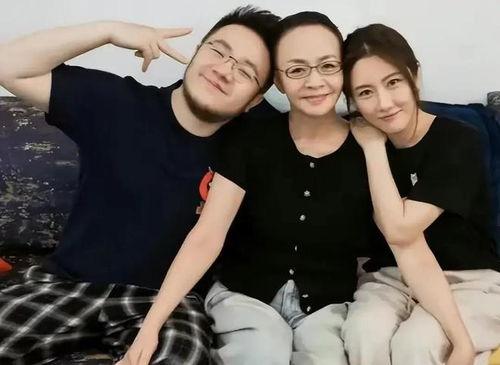 娱乐八卦爆料姐妹吃瓜事件,揭秘幕后真相  第2张